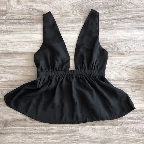 Like-New Deep V Blouse Tank with Fitted Waist - Picture 5 of 8